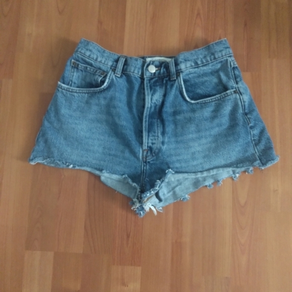 Reformation Jeans  High Rise‎ Shorts.